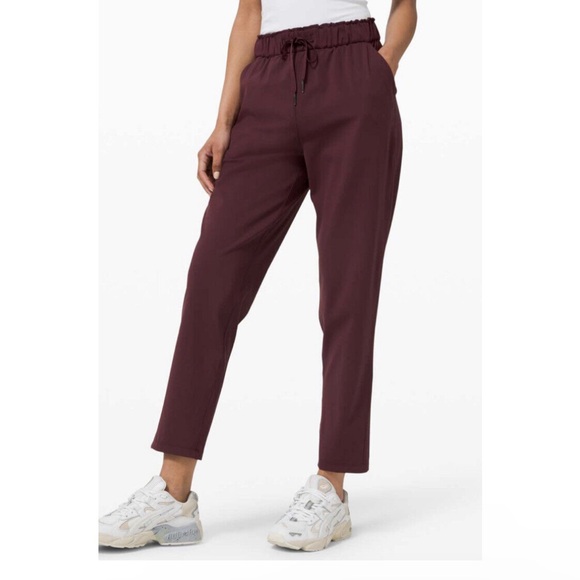 Lululemon Keep Moving Pant in Cassis - Picture 1 of 6